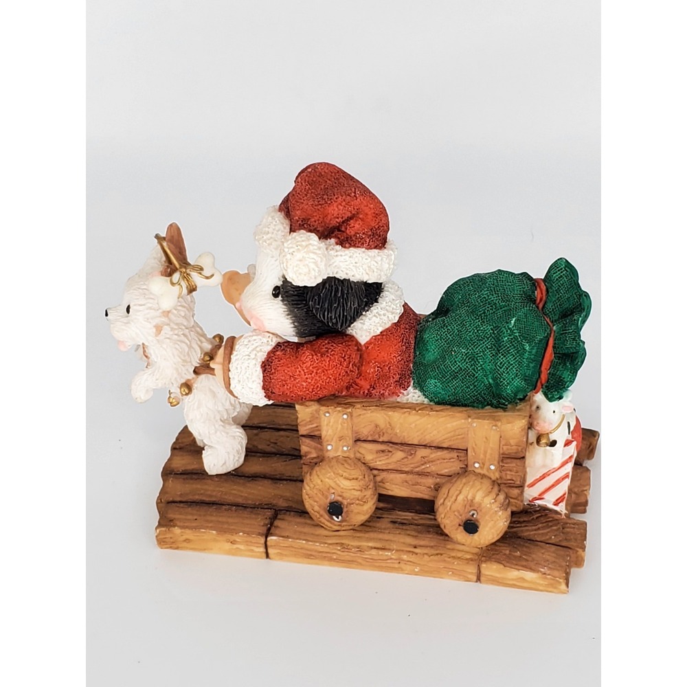"Making A‎ Special Deerlivery" 1999 Mary Moo Moos Figurine